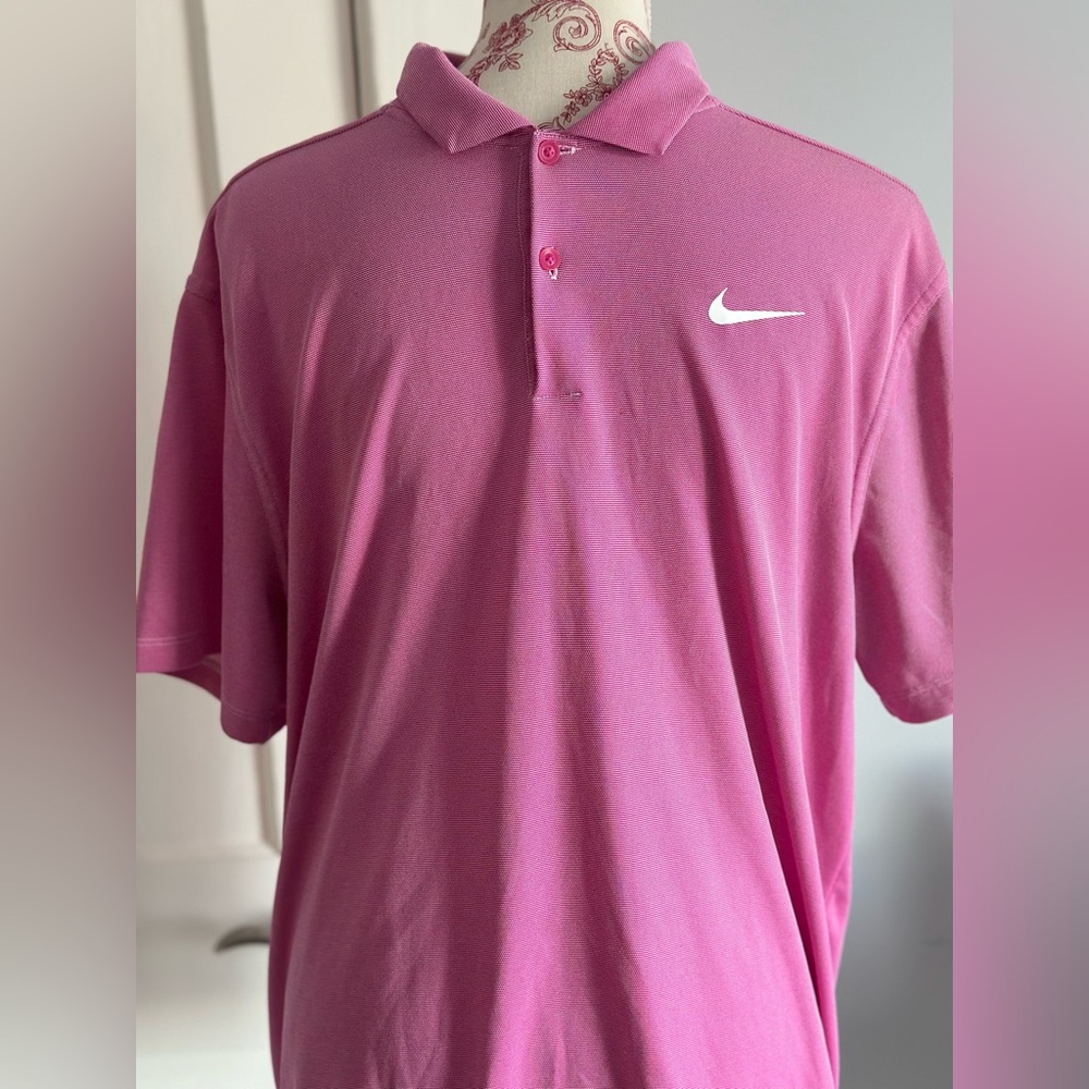 Nike dry fit Pink Polo  golf Shirt Classic Design